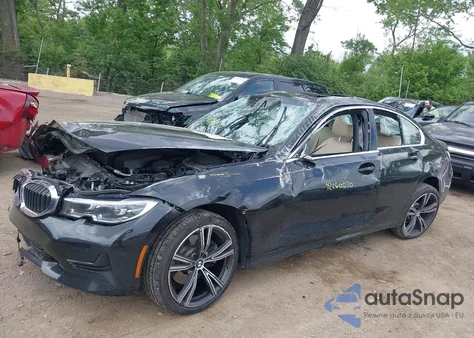 2021 BMW 330I xDrive z USA, uszkodzony, nr VIN 3MW5R7J00M8B79538